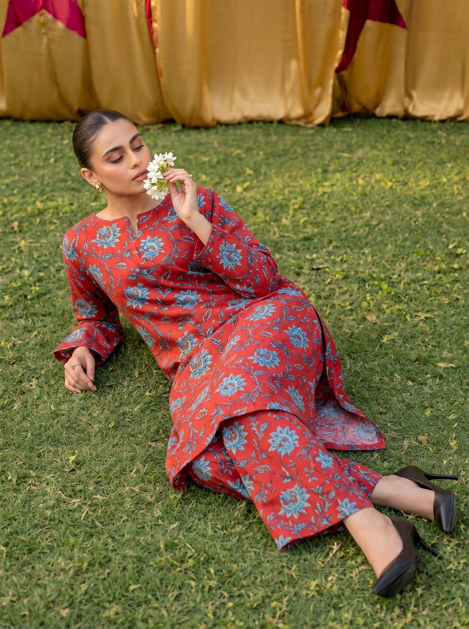 Timeless Grace Digital Printed Lawn Suit Timeless Grace Digital Printed Lawn Suit - Image 3
